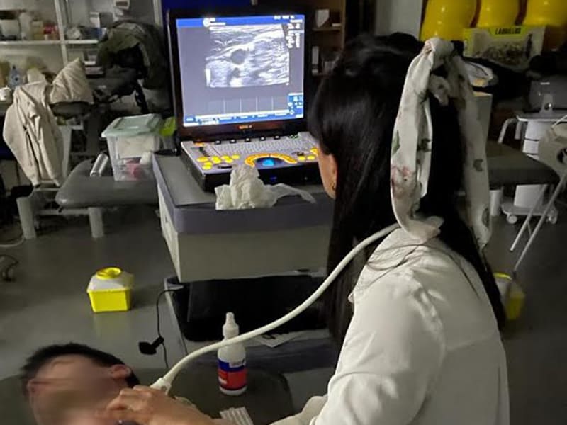 María, la nueva fisioterapeuta que se suma al equipo 4 Fisioterapia con ecógrafos