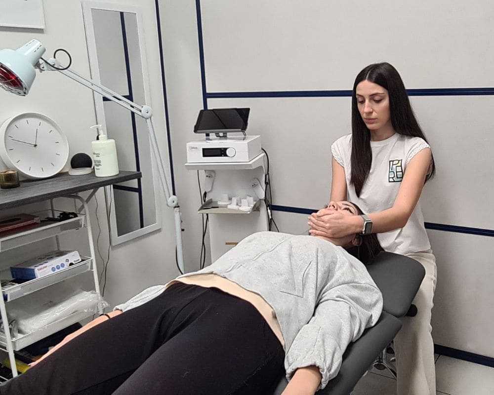 Cómo ayuda la osteopatía al dolor de espalda 4 Osteopatía craneal